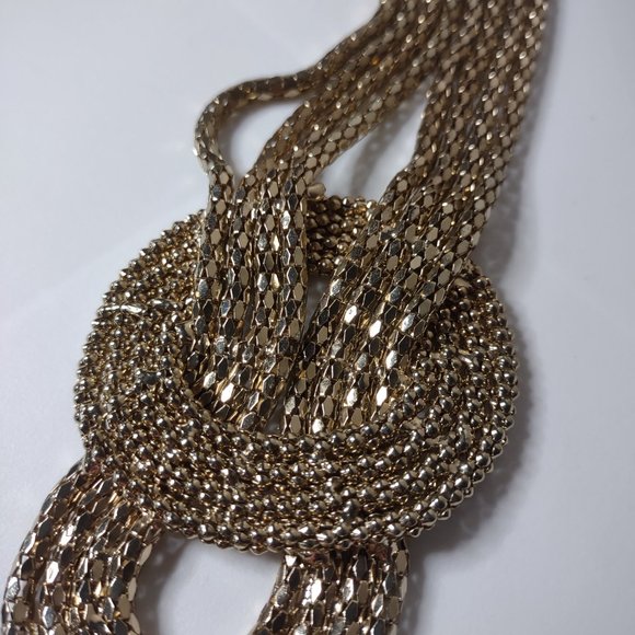 Cute Lightweight Gold Tone Knot Necklace Adjustable 15.5 To 18 Inches Long - Picture 4 of 13